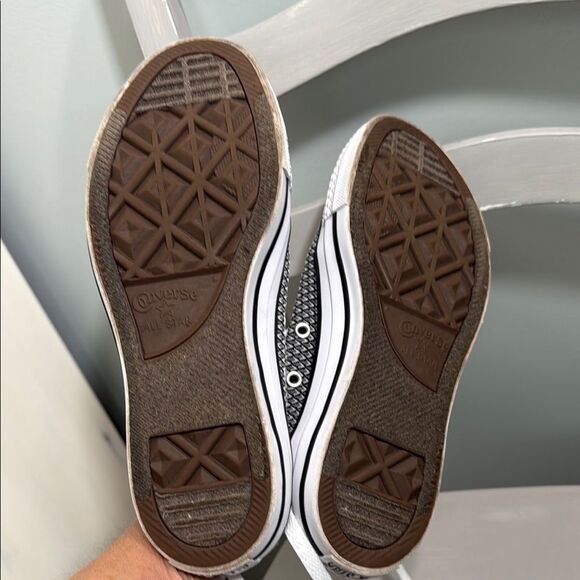 Converse Black and White Patterned High-Tops Size 8 women - Picture 11 of 11